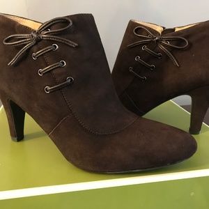 Naturalizer Womens' ankle boot-Brown Suede 8 1/2 W